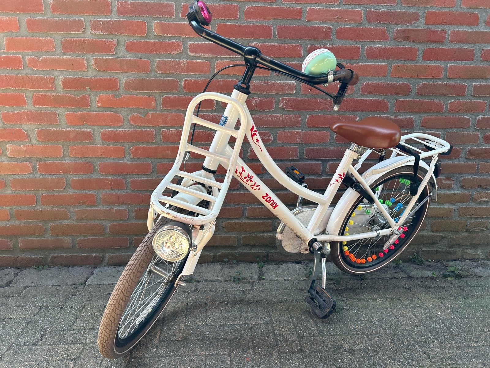 Witte Zonix meisjesfiets 20 inch met hartjes, Ophalen, Gebruikt, Terugtraprem, 20 inch of meer