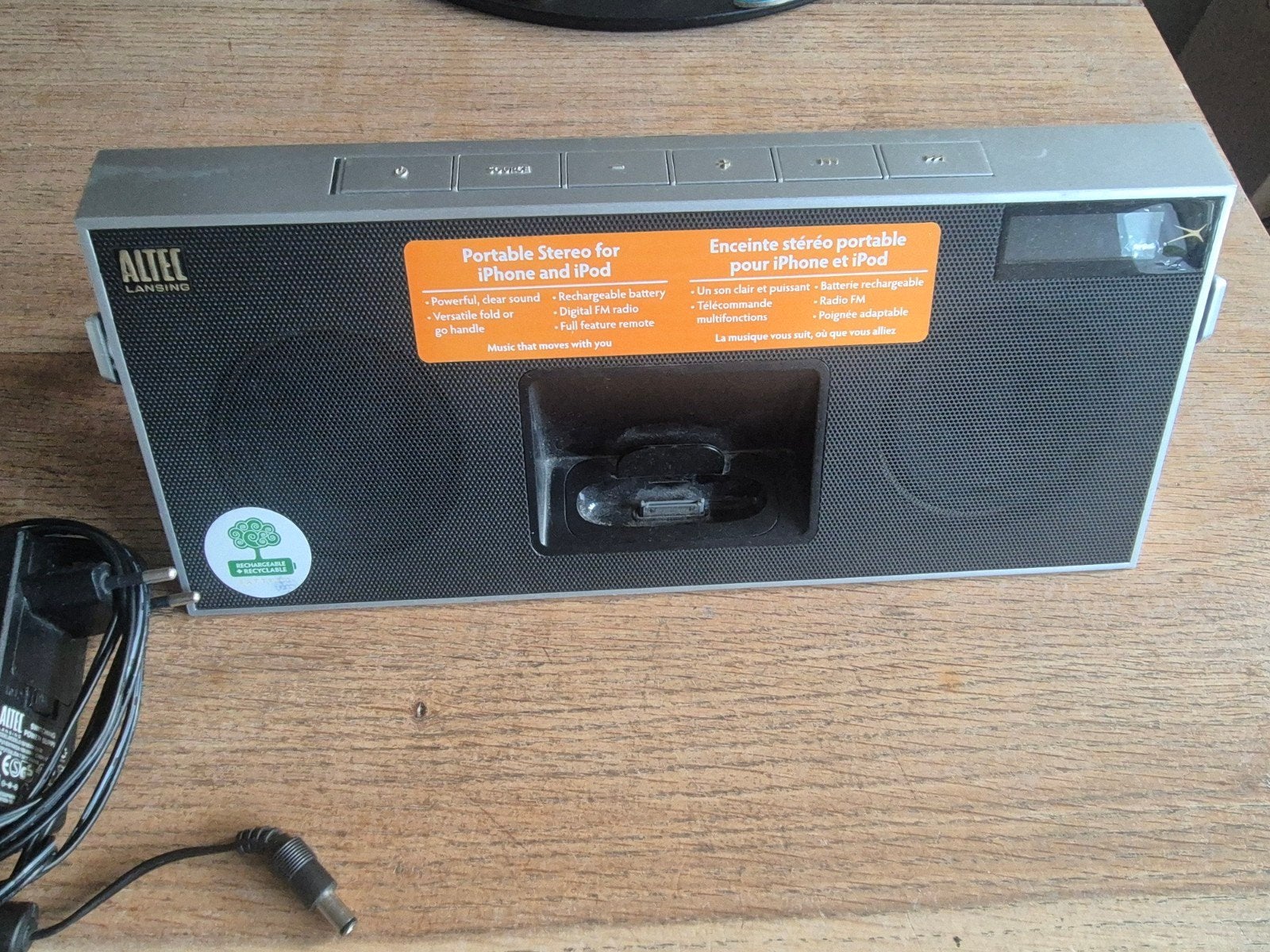 Altec Lansing Portable Stereo voor iPhone en iPod, Ophalen of Verzenden, Gebruikt, Radio
