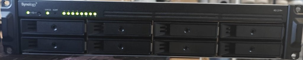 Synology RS1219+ incl schijven, Ophalen, Gebruikt, NAS