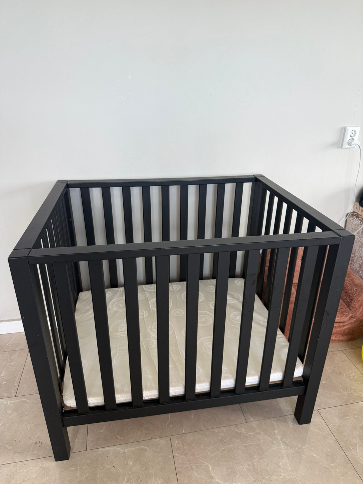 Zwarte baby box, Ophalen, Zo goed als nieuw