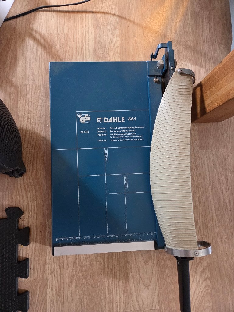 Dahle 561 papiersnijder, Gebruikt, Ophalen of Verzenden, Overige materialen, Machine
