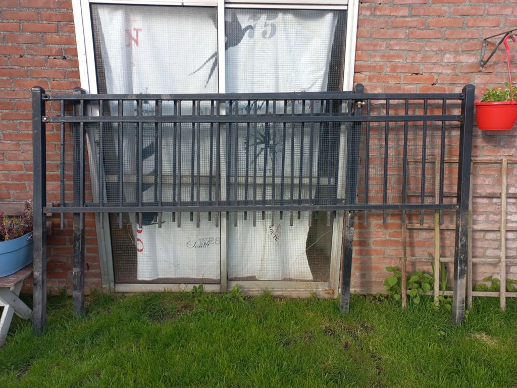 Stevig ijzeren hekwerk (bieden, zelf ophalen in Maasbree), Tuin en Terras, Ophalen, Gebruikt, IJzer, Tuinhek