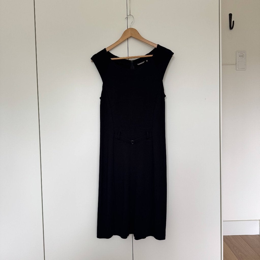 Mooi, aangesloten jurkje van Sandwich, maat M, Kleding | Dames, Jurken, Maat 38/40 (M), Zwart, Ophalen of Verzenden, Knielengte