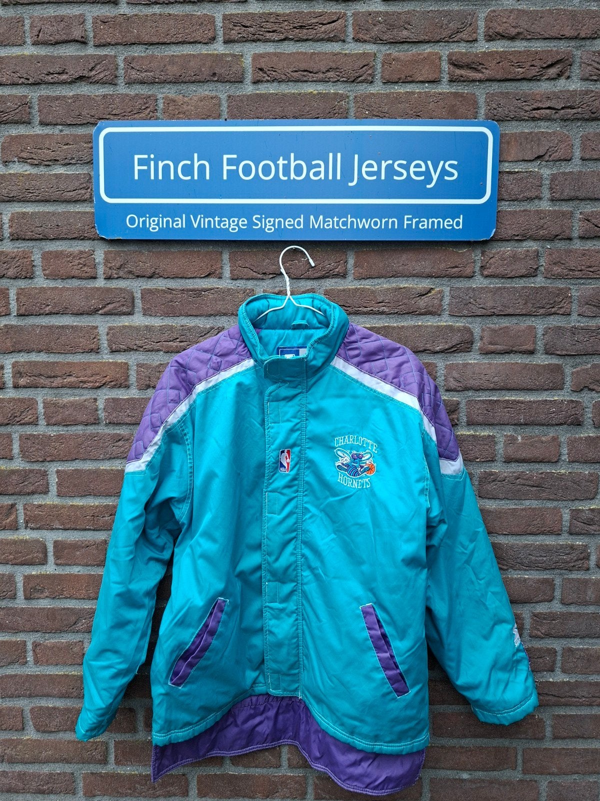 Vintage Charlotte Hornets NBA Starter Jacket Size L, Ophalen of Verzenden, Gebruikt, Overige sporten, Overige typen
