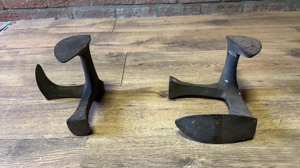 2 Antieke gietijzeren schoenmakersleesten, Antiek en Kunst, Ophalen of Verzenden