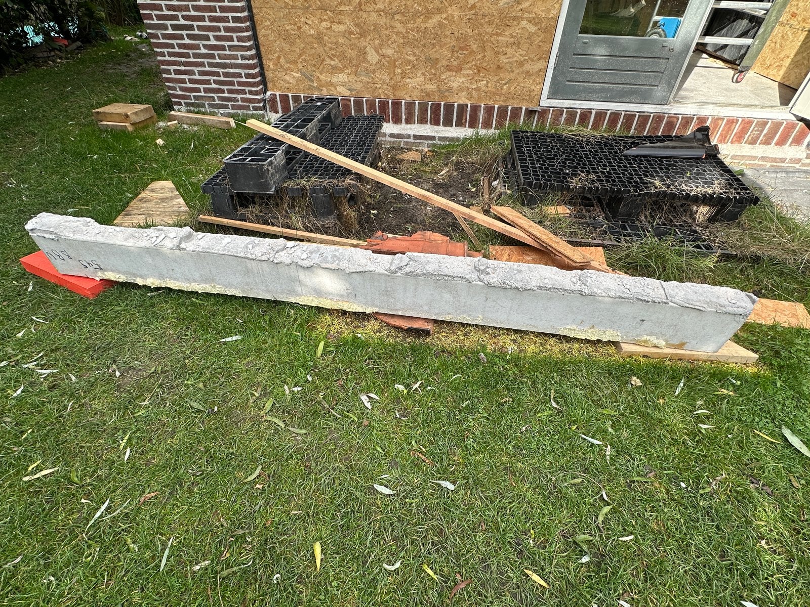 Betonnen latei - 240 cm lang, 20 cm hoog, 10 cm breed, Doe-het-zelf en Verbouw, Ophalen, Gebruikt, Overige typen