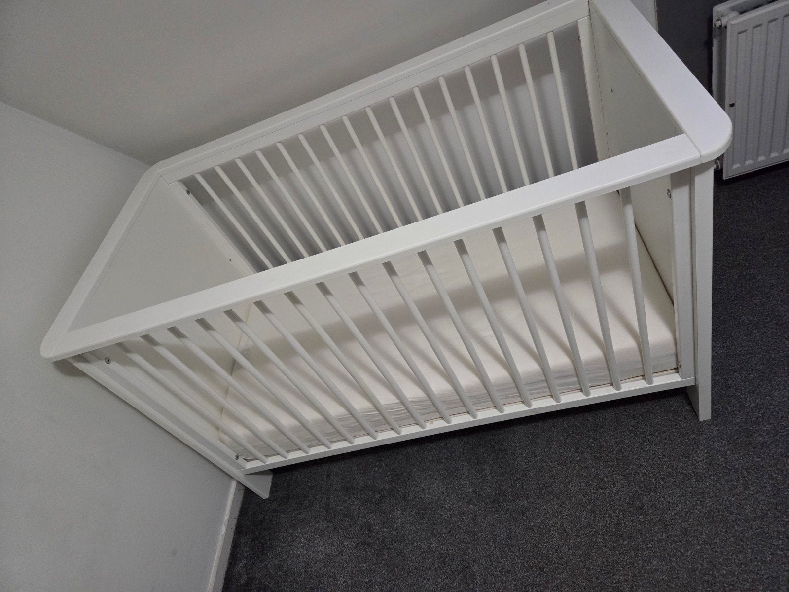 Wit ledikant met matras (70x140 cm), Kinderen en Baby's, Babywiegjes en Ledikanten, Ophalen