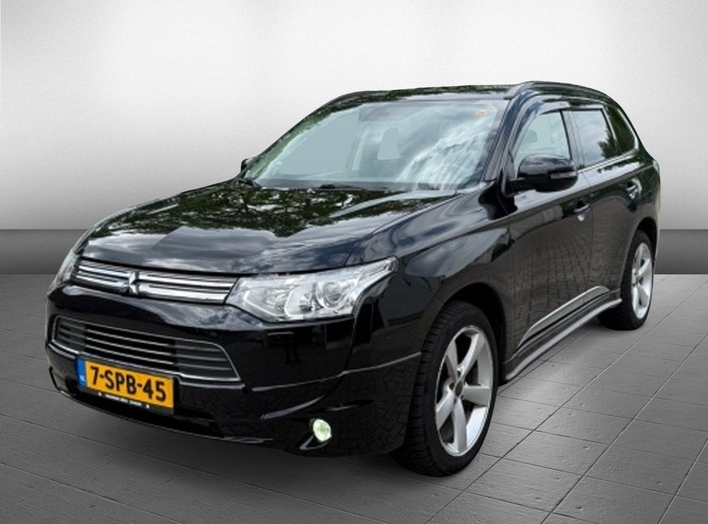 Mitsubishi Outlander 2.0 PHEV Instyle+ SOH 75% (bj 2013), Auto's, 4 cilinders, Zwart, Hybride Elektrisch/Benzine, SUV of Terreinwagen