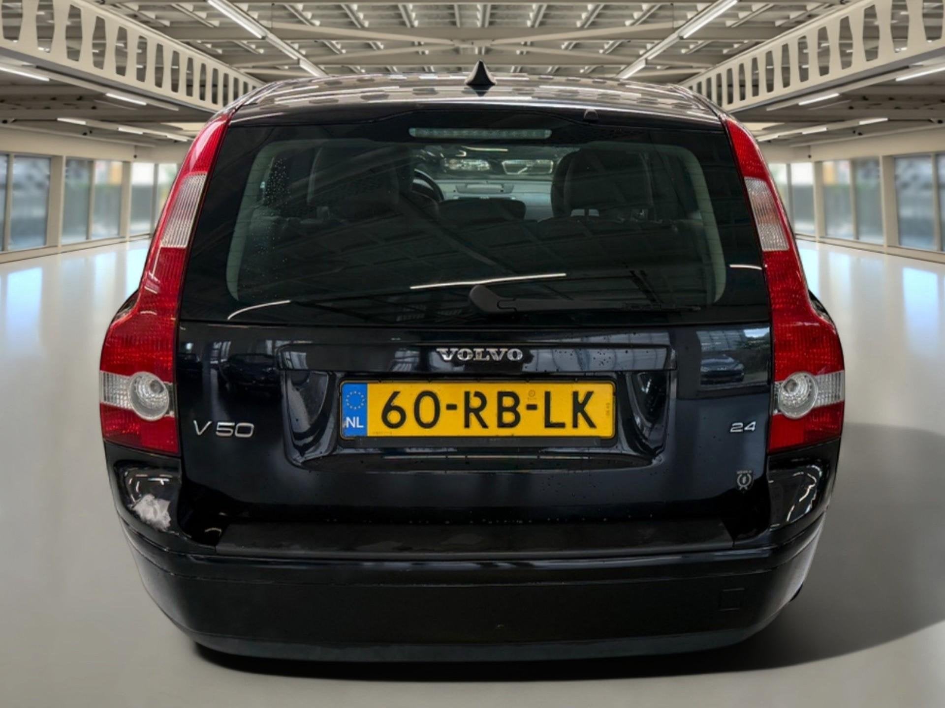Volvo V50 2.4 Summum Leder/Automaat/Stoelverwarming/Garantie, Gebruikt, Zwart, 700 kg, Stoelverwarming