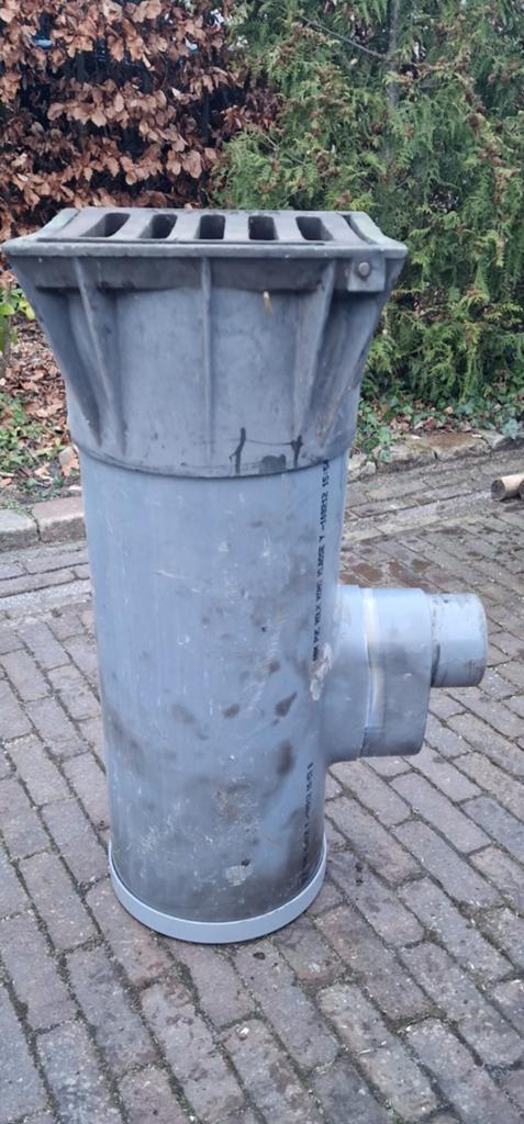 Straatkolk, Doe-het-zelf en Verbouw, Buizen en Afvoer, Ophalen of Verzenden, Pvc, Minder dan 2 meter, 80 mm of meer