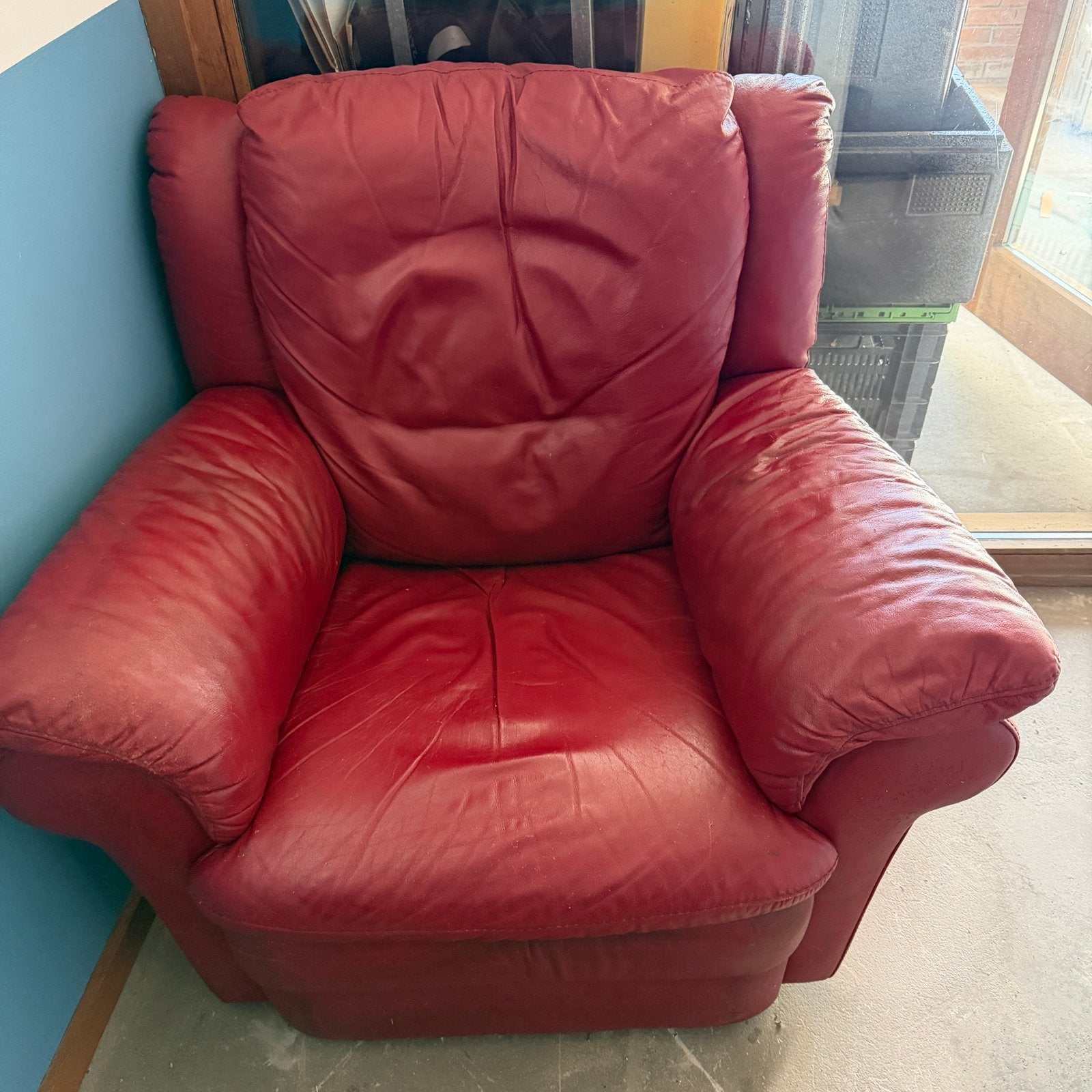 Rode leren fauteuil met klap voetsteun, Gebruikt, Algemeen, Ophalen of Verzenden, 50 tot 75 cm
