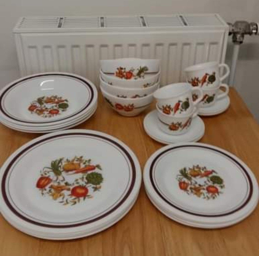 RETRO ARCOPAL SERVIES SERIE CALICE VOOR 4 PERSONEN, Verzamelen, Ophalen, Huis en Inrichting