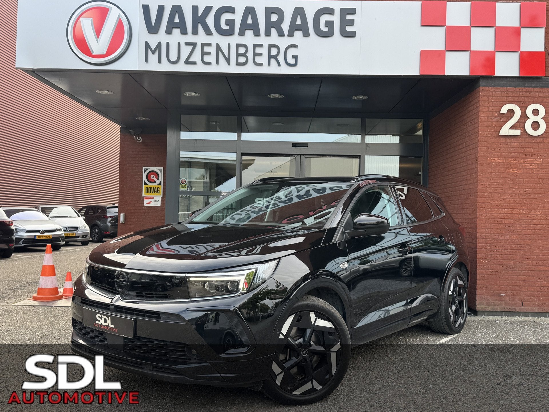 Opel Grandland 1.6 Turbo Plug-In Hybrid GSe // NAVI // ELEK., Auto's, Dealer onderhouden, Gebruikt, Zwart, 4 cilinders