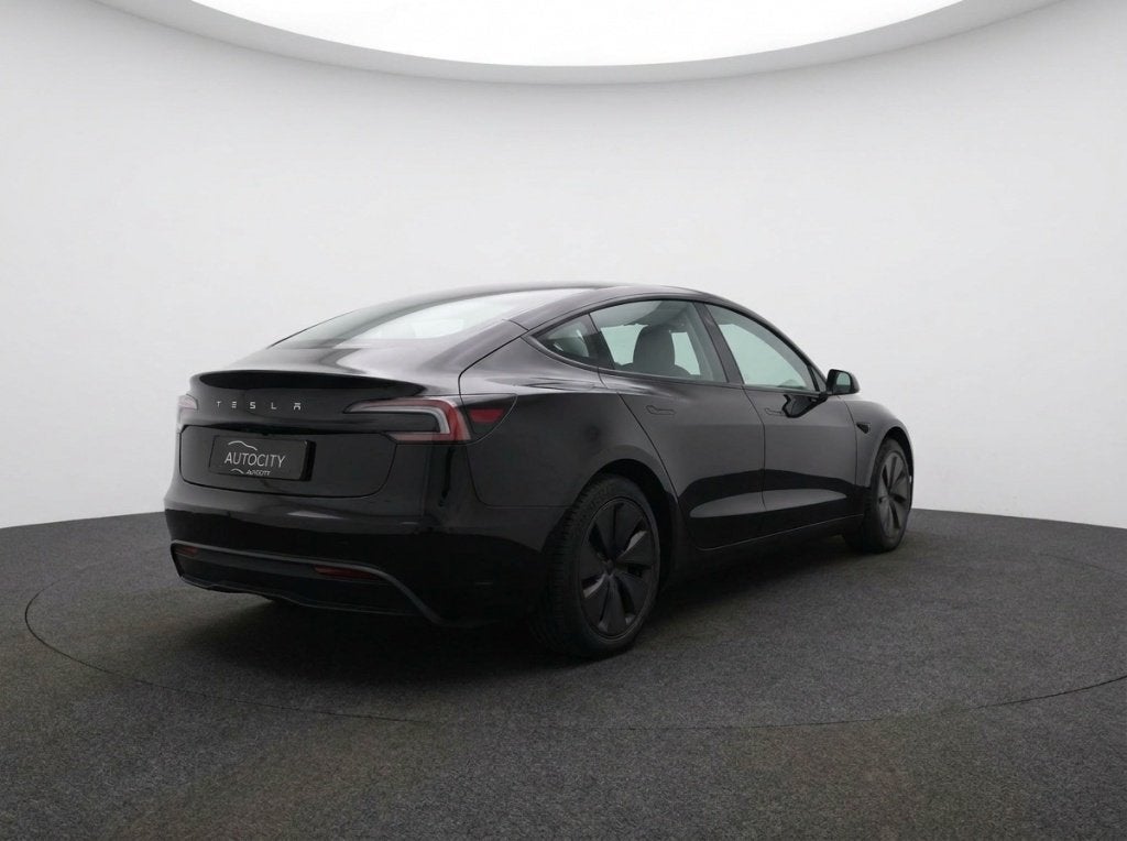 Tesla Model 3 RWD 60 kWh | FSD4 AMD Ryzen | Panorama dak | L, Auto's, Tesla, Automaat, 0 cilinders, Gebruikt, Zwart