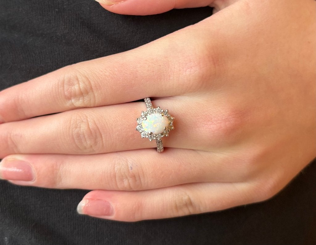Opaal 26 diamanten exclusieve gouden dames ring briljant