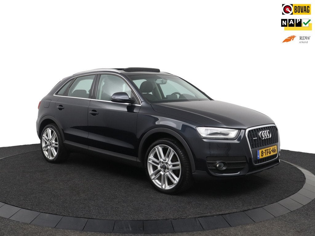 Audi Q3 2.0 TFSI quattro Business Edition I PANO I XENON I T, Auto's, Audi, Euro 5, Stof, 4 cilinders, 1984 cc