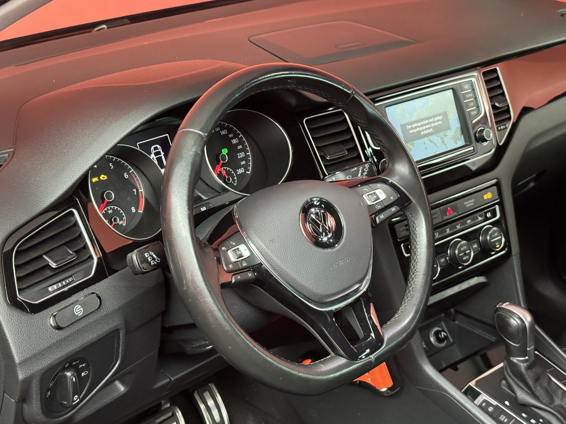 Volkswagen Golf Sportsvan 1.4 TSI Connected Series | Nieuw b, Gebruikt, 4 cilinders, 1283 kg, Zwart