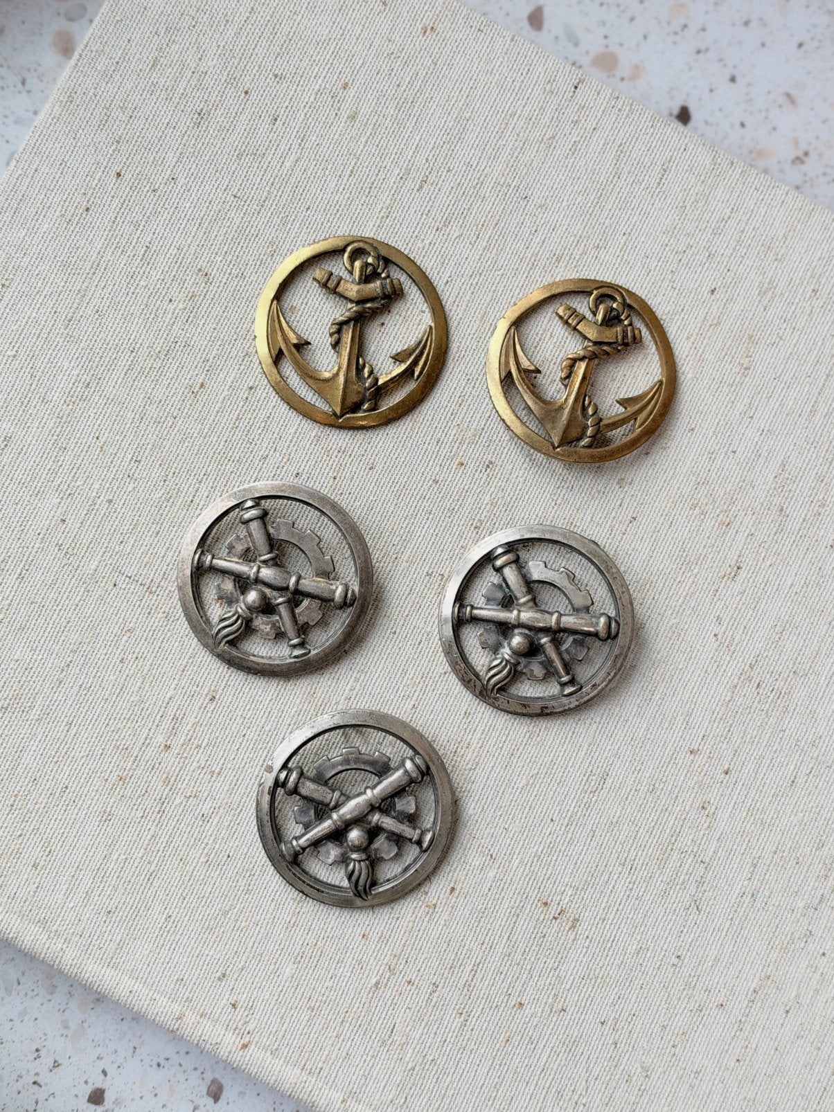 5 vintage Franse militaire baretemblemen baret embleem, Ophalen of Verzenden, Landmacht, Overige gebieden, Embleem of Badge
