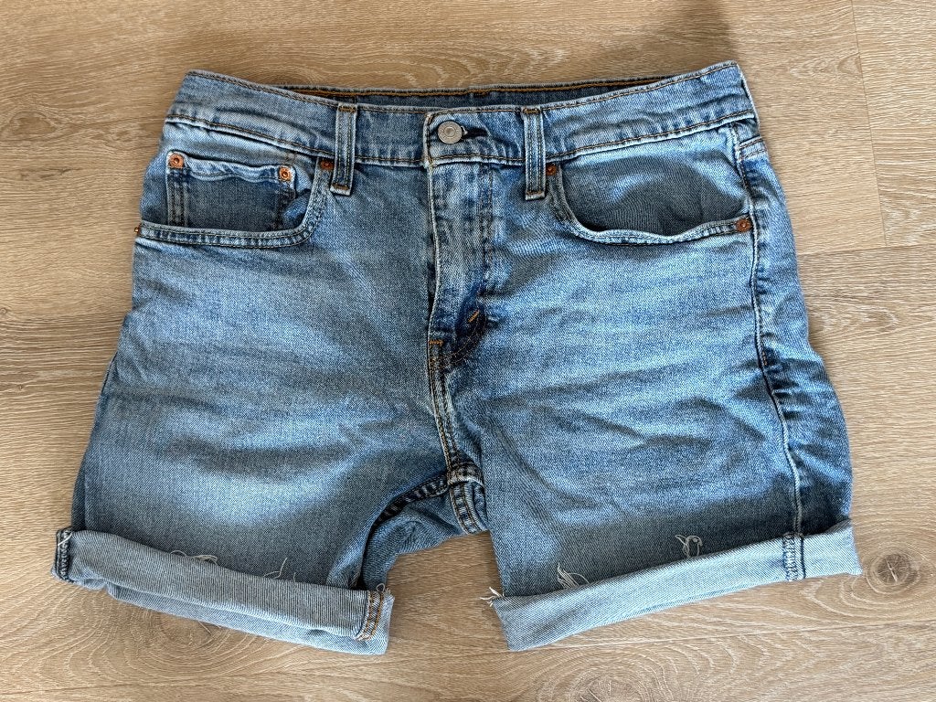 Blauw. Maat 31. Levi's. Jeans. Korte spijkerbroek., Levi's, Blauw, W32 (confectie 46) of kleiner, Ophalen of Verzenden
