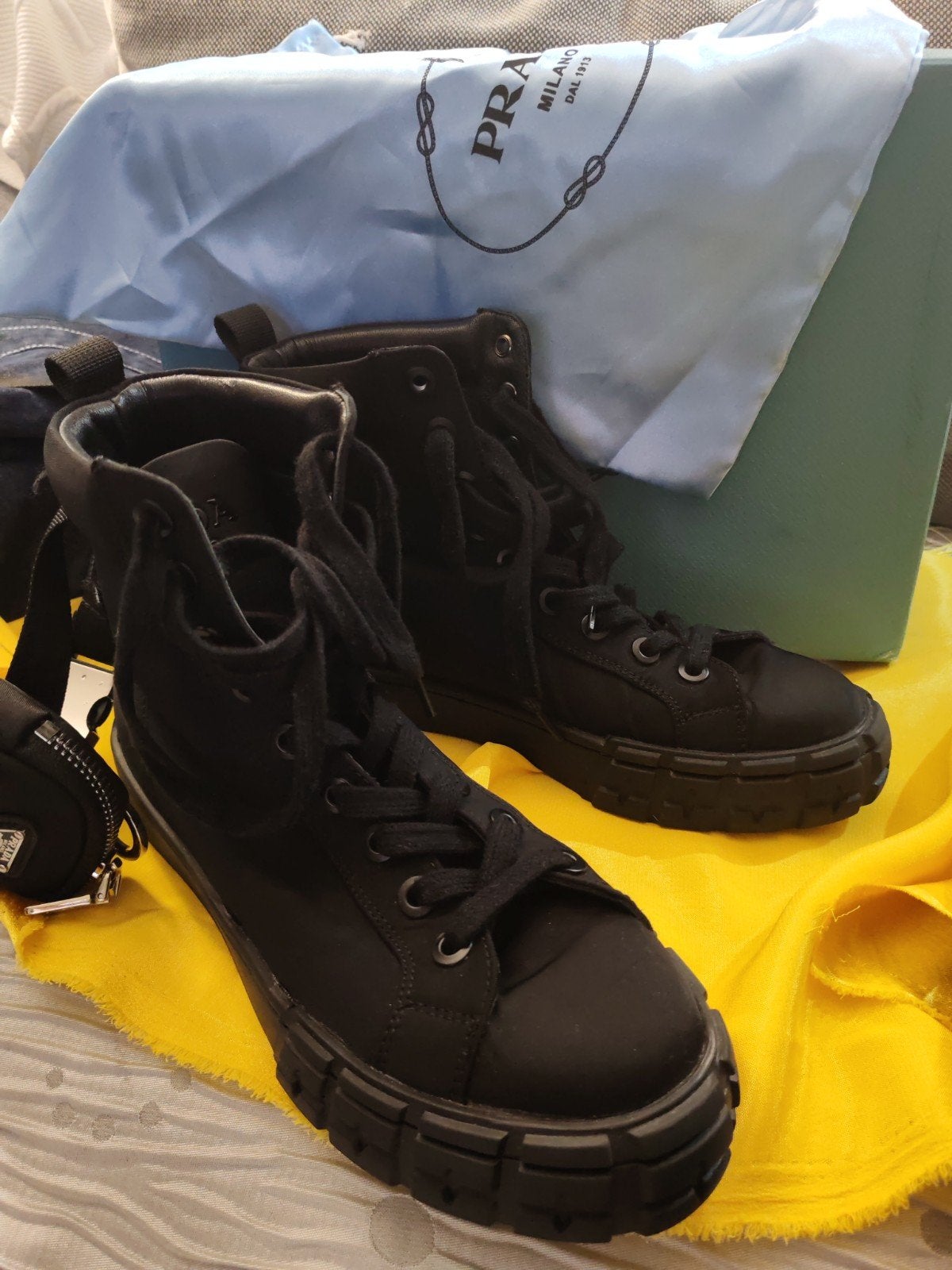 Prada Sneakers Maat 38 - Nieuw met pouches en dustbag, Kleding | Dames, Prada, Nieuw, Ophalen of Verzenden, Sportschoenen