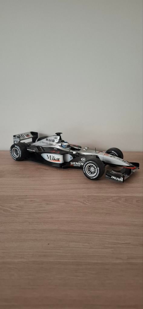 McLaren Mercedes MP4-16 Mika Häkkinen F1 Minichamps 1:18, Hobby en Vrije tijd, Modelauto's | Overige schalen, Zo goed als nieuw