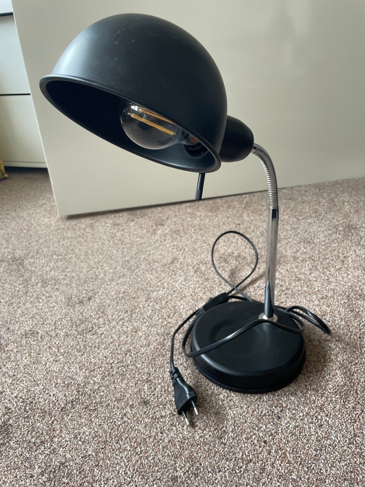 Zwarte bureaulamp met flexibele hals en E27 fitting, Bureaulamp, Gebruikt, Overige merken, Zwart