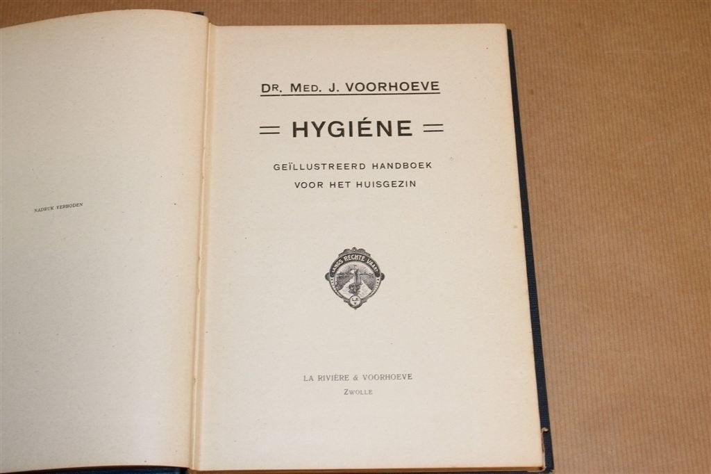 Hygiëne — Handboek Huisgezin [ca. 1920] — Voorhoeve, Ophalen of Verzenden, Gelezen