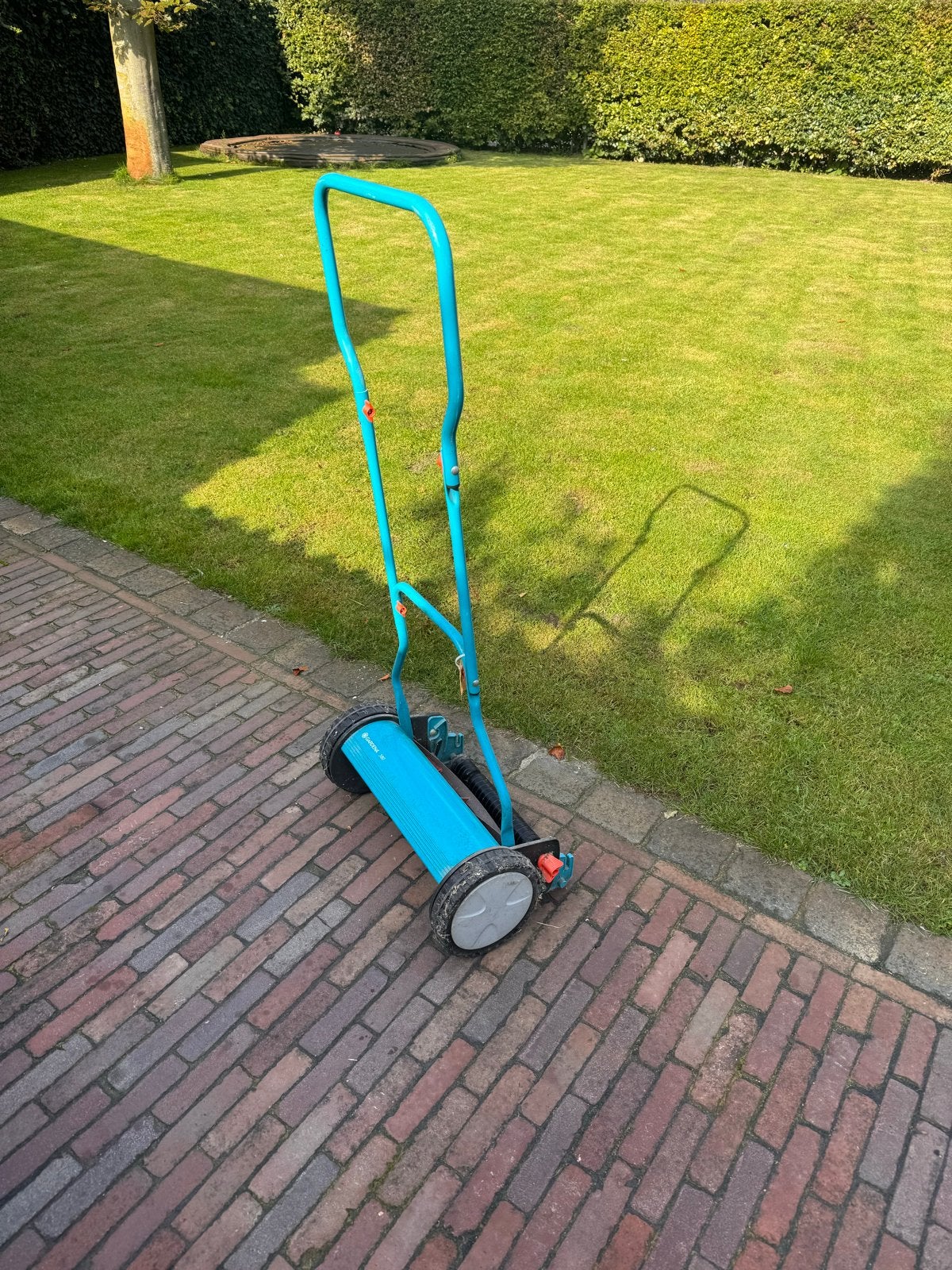 Gardena 380 handgrasmaaier - Pas geslepen, Tuin en Terras, Gebruikt, Handgrasmaaier, Ophalen of Verzenden, Opvangbak