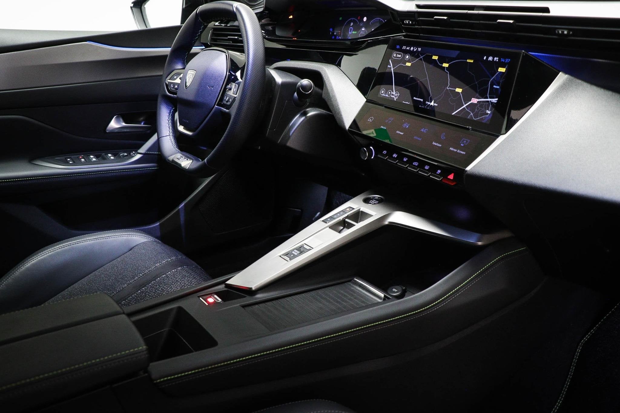 Peugeot 408 1.6 HYbrid 225 EAT8 GT | 360 VISION & DRIVE ASSI, Gebruikt, Euro 6, 4 cilinders, Blauw