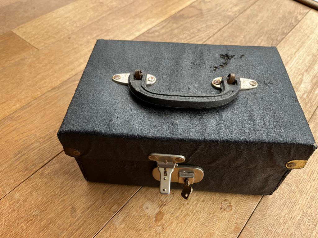 Een klein juweeltje Hebbeding, Ophalen of Verzenden, Zo goed als nieuw, Overige typen