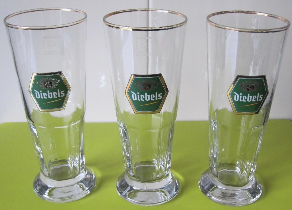 drie bierglazen van Diebels, Ophalen of Verzenden, Zo goed als nieuw, Glas of Glazen, Overige merken