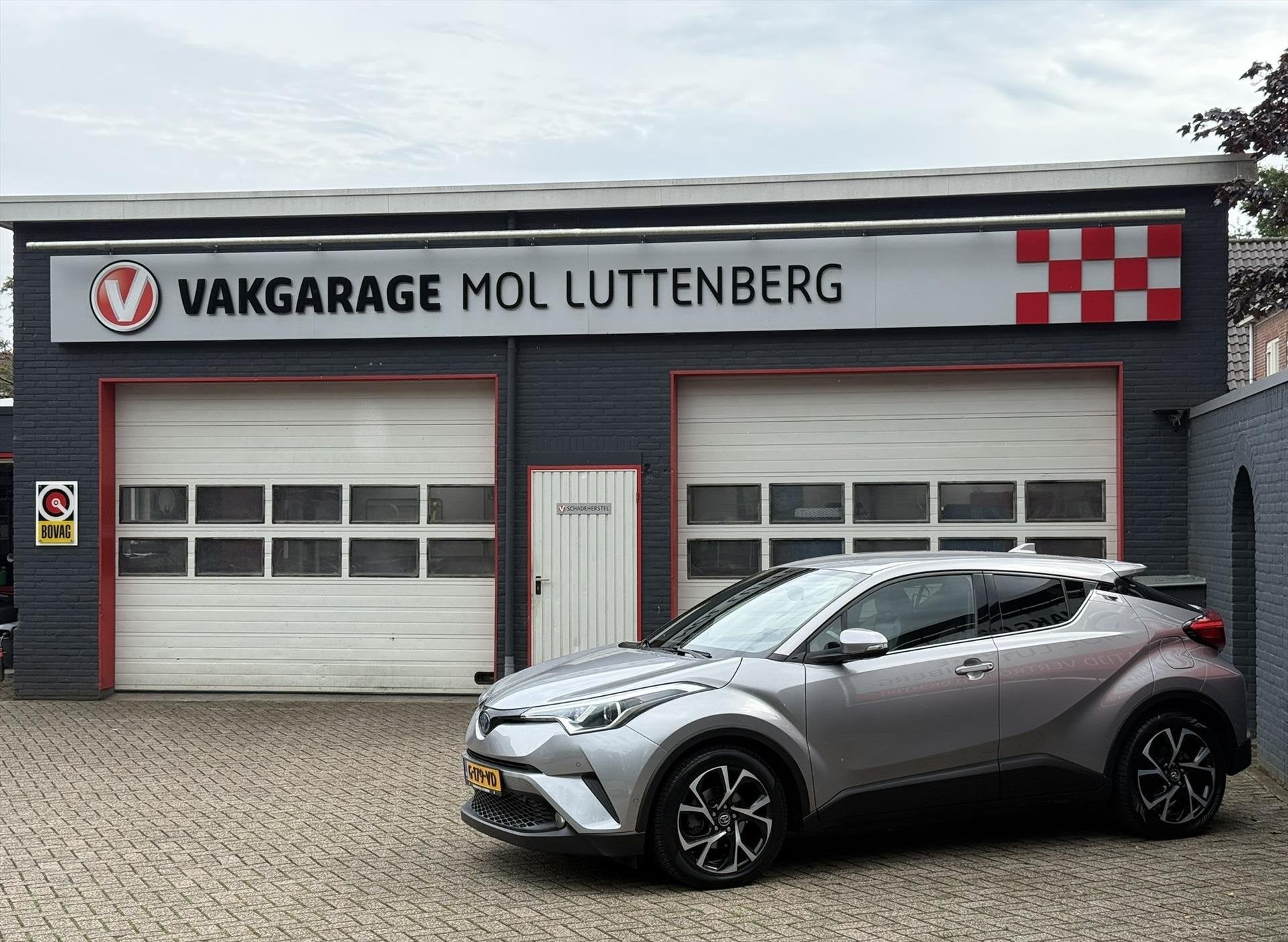 TOYOTA C-Hr 1.8 Hybrid 122pk CVT Executive, TREKHAAK, Auto's, Automaat, 4 cilinders, Adaptive Cruise Control, Hybride Elektrisch/Benzine