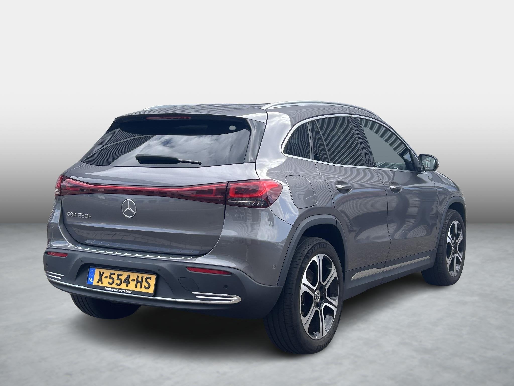 Mercedes-Benz EQA 250+ Business Edition 71 kWh Apple Carplay, Gebruikt, Automatische klimaatregeling, Origineel Nederlands, 90 €/maand