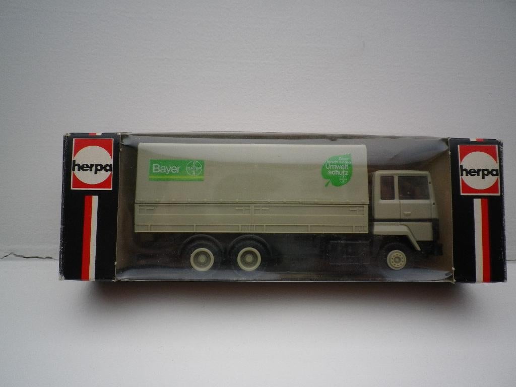 Herpa Ford Transcontinental huifbakwagen Bayer. nieuw, Ophalen of Verzenden, Nieuw, Bus of Vrachtwagen, Herpa