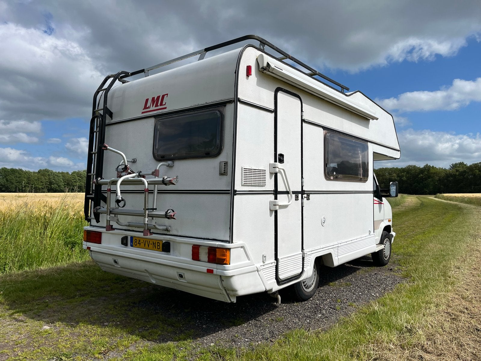 LMC Alkoof Camper - Klaar voor avontuur!, Alkoof, Ringverwarming, Fiat, Fietsendrager