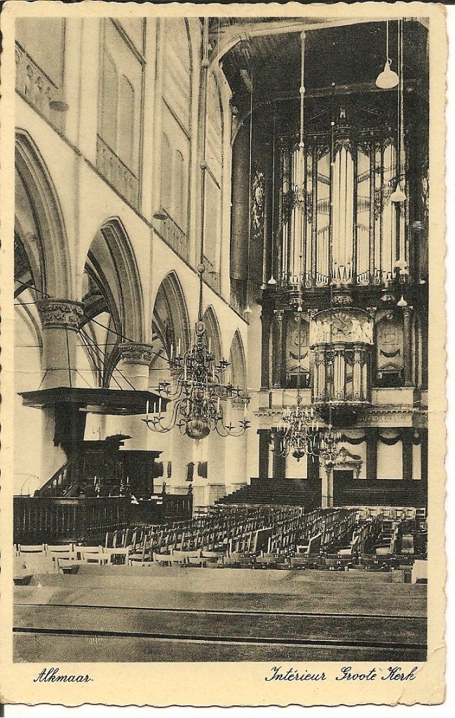 Ansichtkaart Interieur Grote Kerk Alkmaar (Gelopen), Ophalen of Verzenden, 1940 tot 1960, Gelopen, Noord-Holland