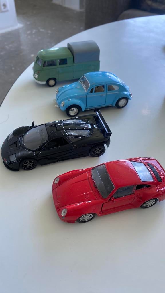 4 autootjes volkswagen kever mc laren porsche, Ophalen of Verzenden, Gebruikt, Bburago