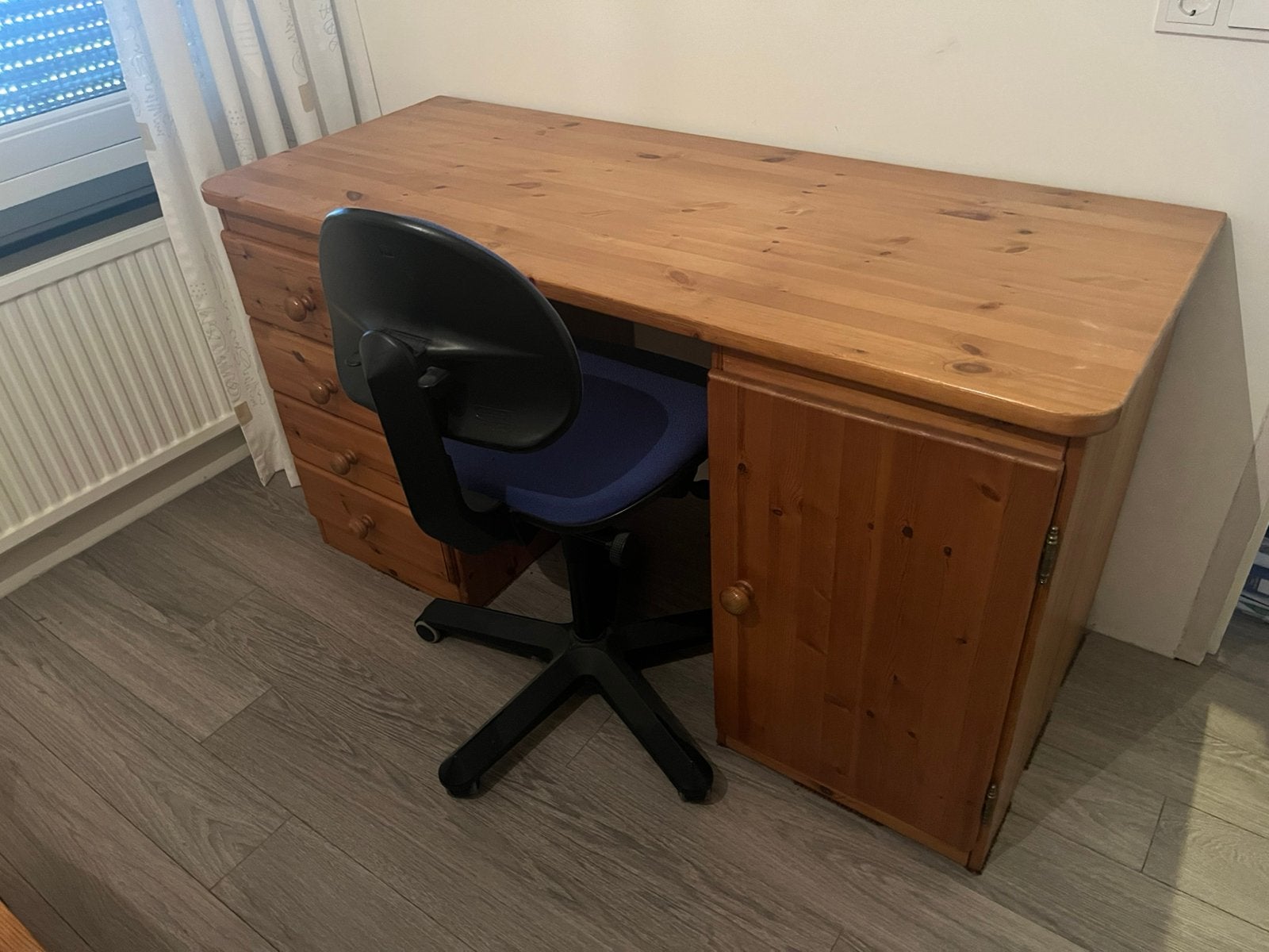 Massief grenen bureau, Ophalen, Gebruikt