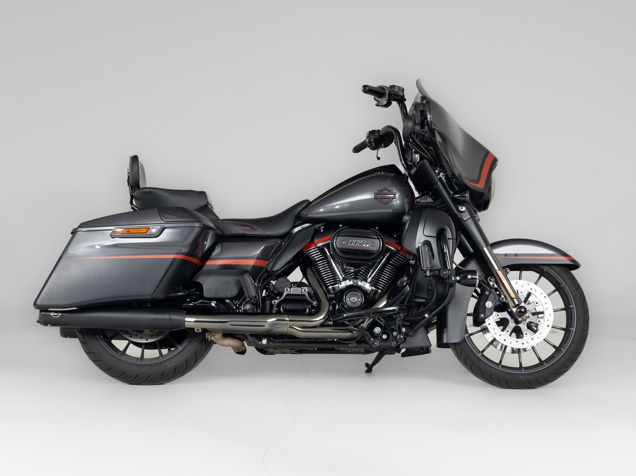Harley-Davidson FLHXSE CVO Street Glide (bj 2018), Motoren, Motoren | Harley-Davidson, Bedrijf, Overig, 1923 cc, Laan van Vredenoord 33
2289 DA  Rijswijk ZH, NL