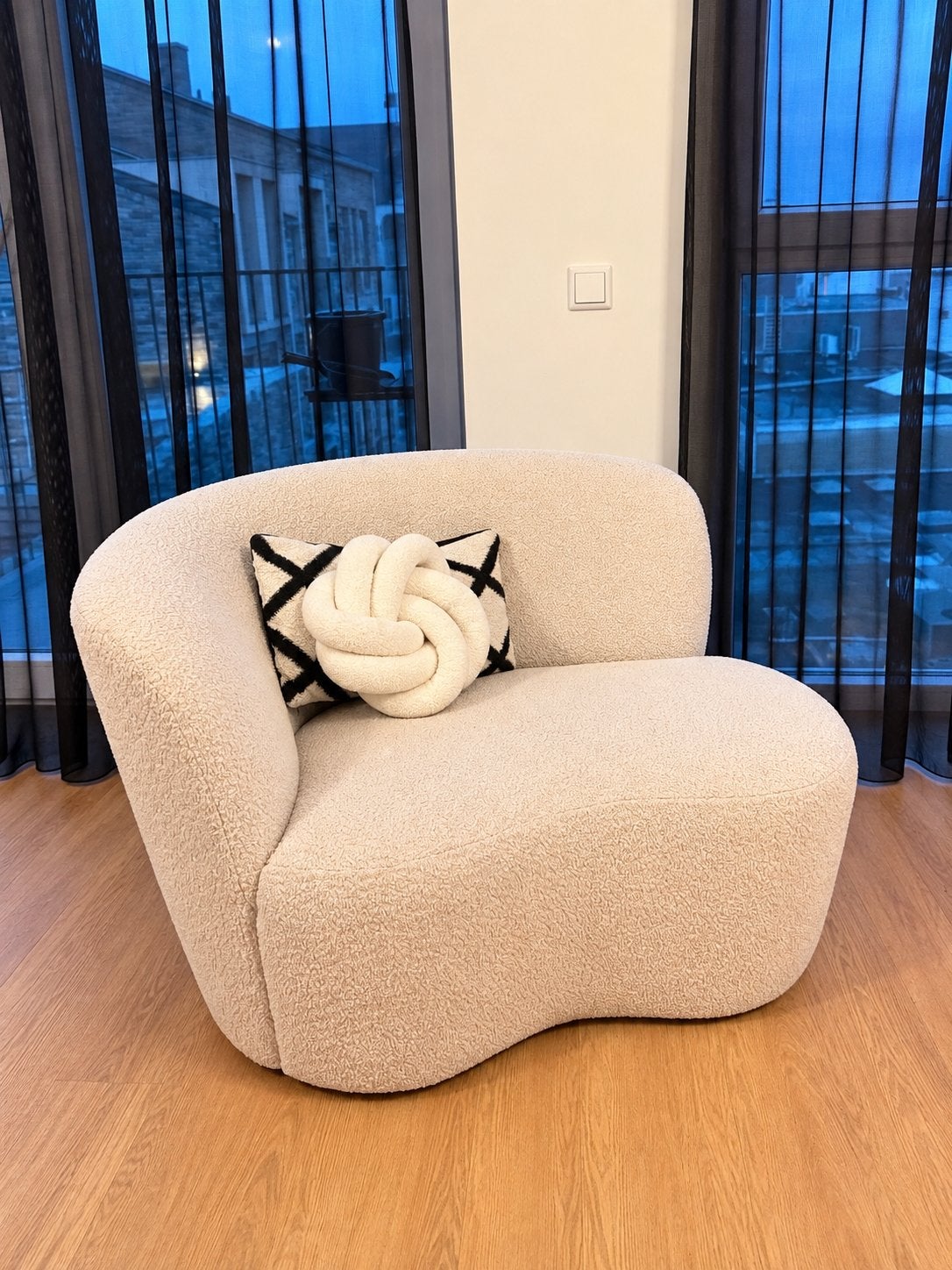 Love Bank fauteuil - Crèmekleurige teddy stof, Overige kleuren, Ophalen of Verzenden, Zo goed als nieuw, Eén
