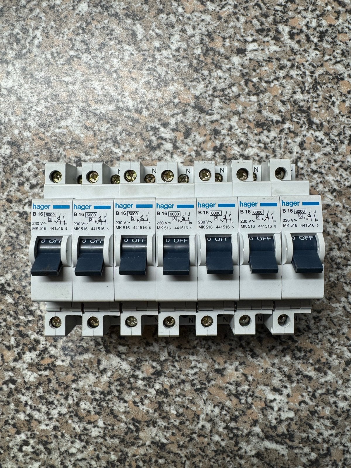 7x Hager Installatieautomaat 16A B-kar 1P+N MKS516, Doe-het-zelf en Verbouw, Elektra en Kabels, Ophalen of Verzenden, Zo goed als nieuw