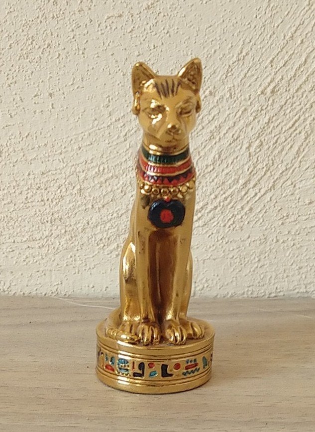 Treasures of the Pharaoos coll, verguld, Bastet, volgnr 5, Ophalen of Verzenden, Zo goed als nieuw, Religie