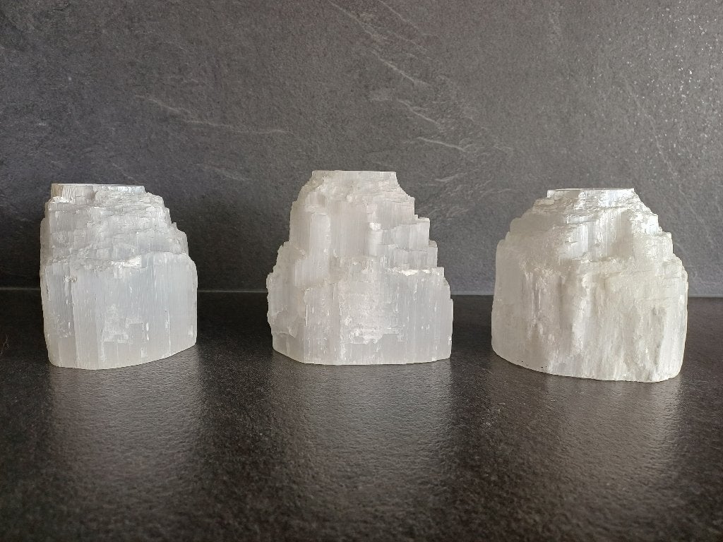 3 Zware Stukken Seleniet Kristal Mariaglas Kaars/Waxine € 35, Ophalen, Gebruikt, Wit, Natuurlijk materiaal