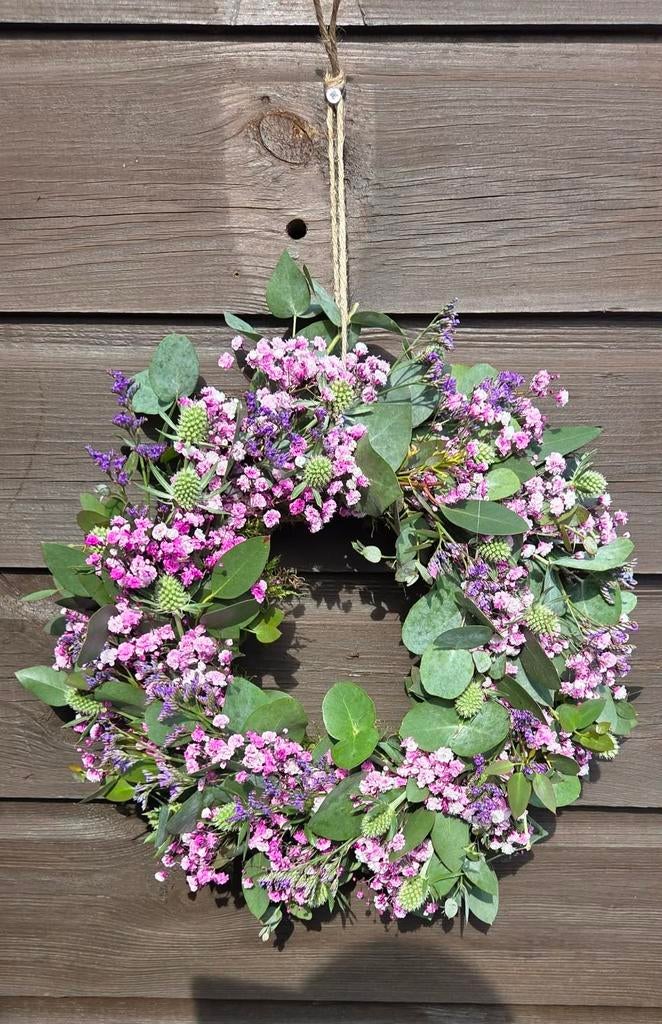 Gipskruid krans met eucalyptus, distel en statice (30 cm), Ophalen of Verzenden