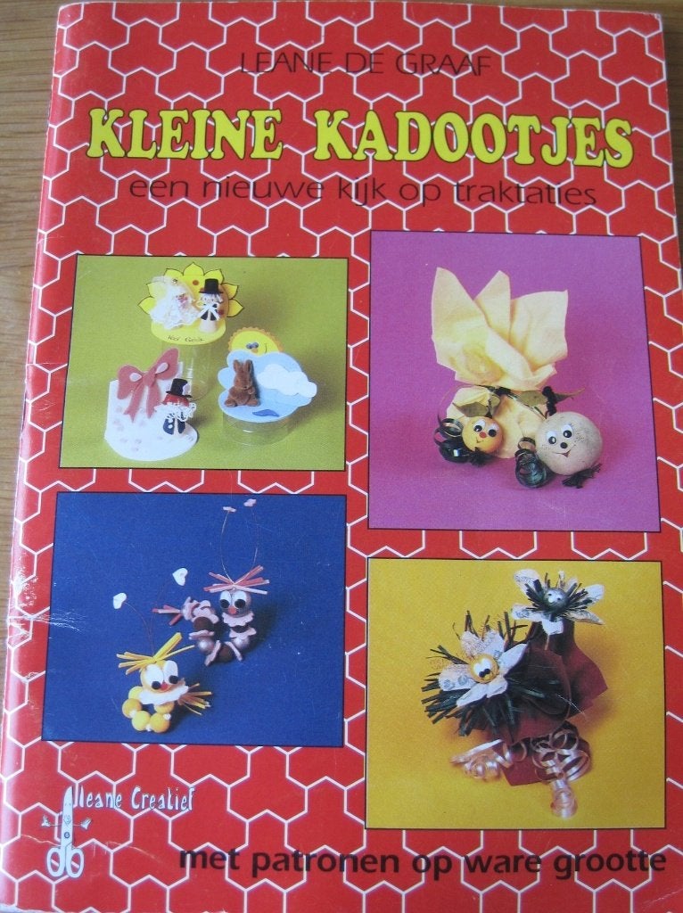 Kleine kadootjes - een nieuwe kijk op traktaties, Leane de Graaf, Ophalen of Verzenden, Zo goed als nieuw, Scrapbooking en Knutselen