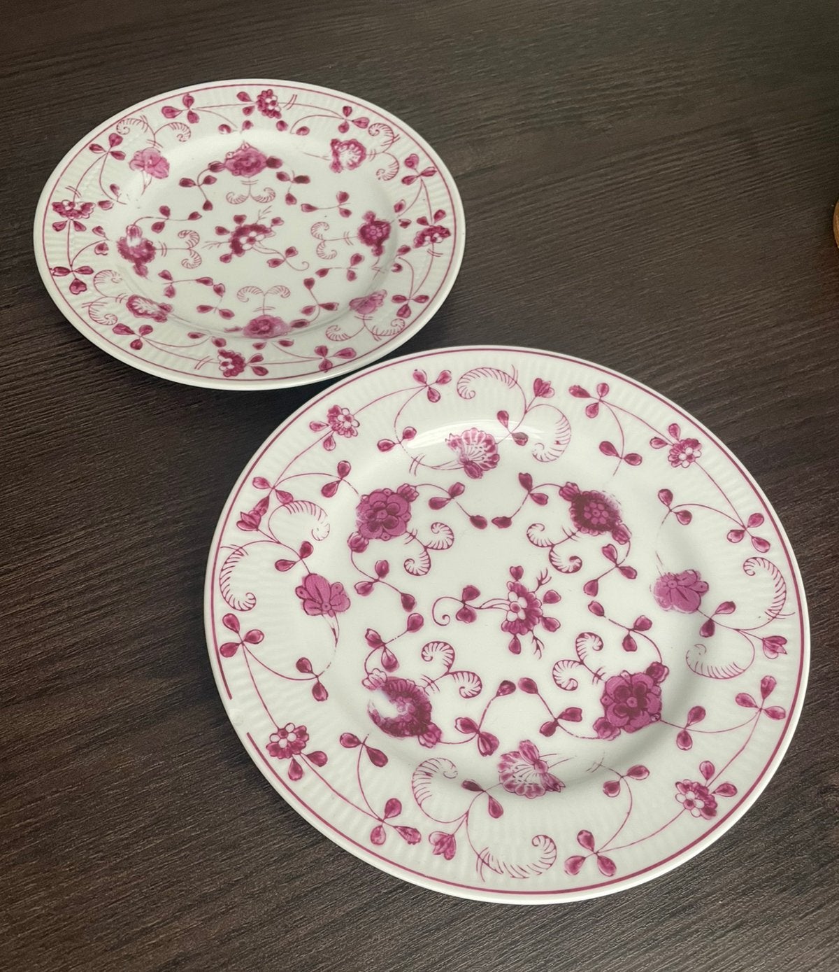 ️August Warnecke China Purpur– 2 bordjes (16 cm en 18,5 cm), Ophalen of Verzenden, Zo goed als nieuw, Bord(en), Overige stijlen
