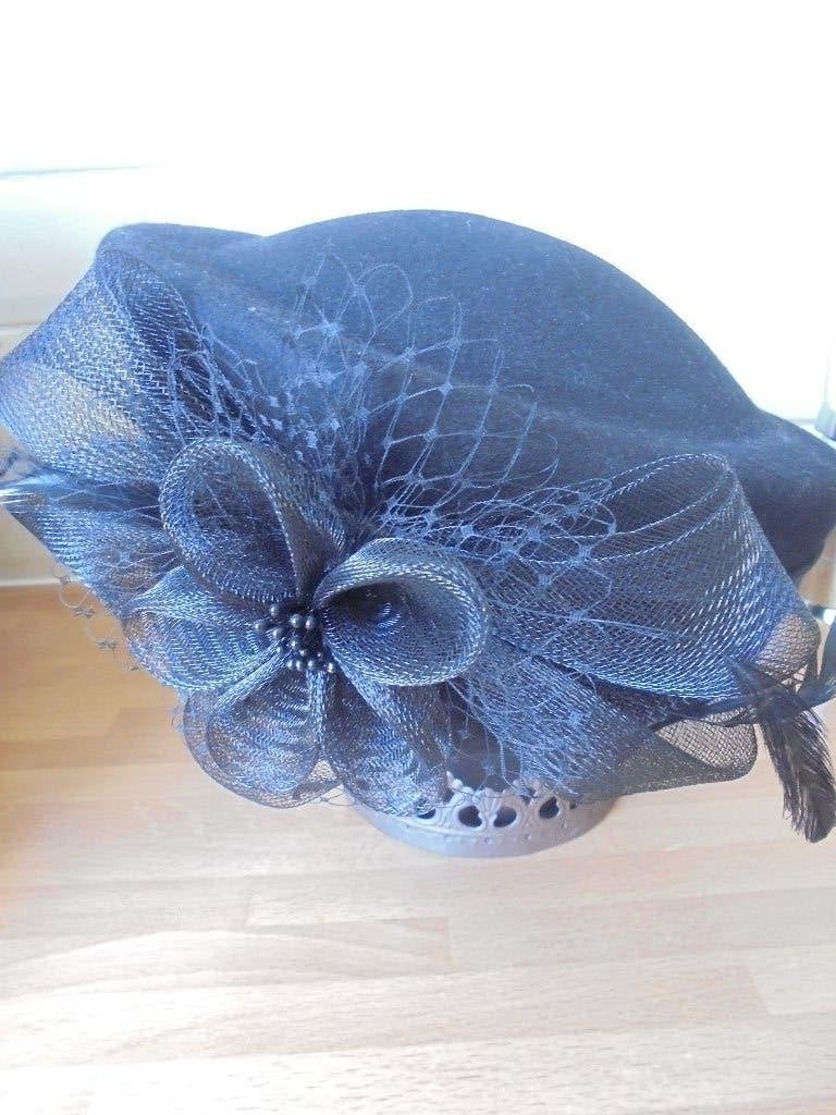 Vintage hoed met bloem, Ophalen of Verzenden, Zo goed als nieuw, One size fits all, Hoed