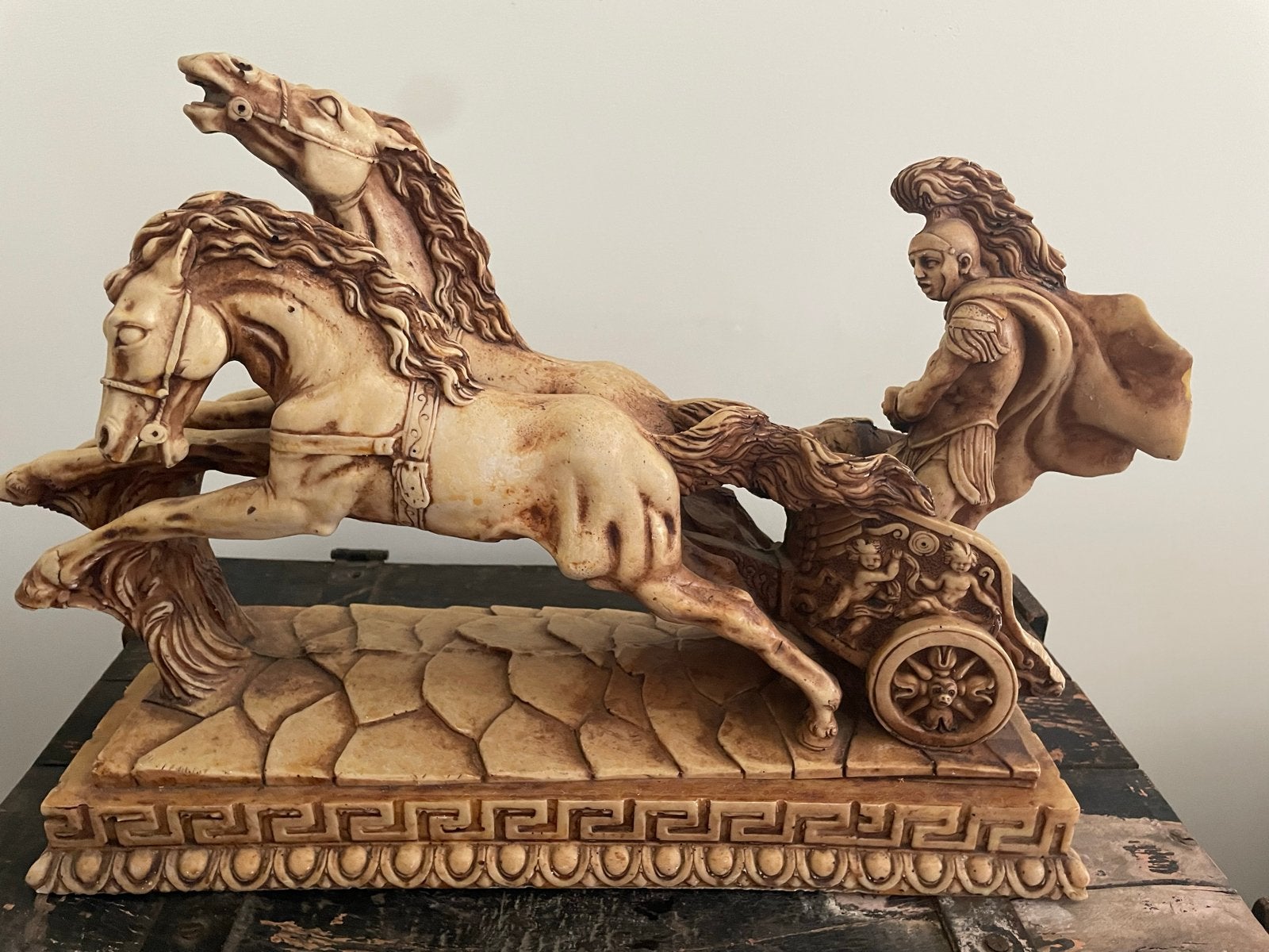 Antieke strijdwagen van been met signatuur A. Stow, Antiek en Kunst, Ophalen, Natuurlijk materiaal, Scène, Beeld