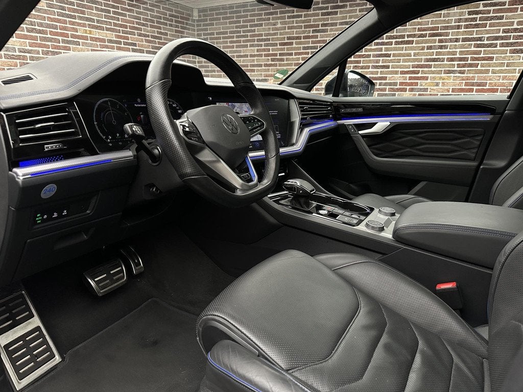 Volkswagen Touareg R 3.0 TSi 4MOTION | Puglia| Dak| Massage|, Auto's, Automaat, Gebruikt, 2995 cc, 462 pk