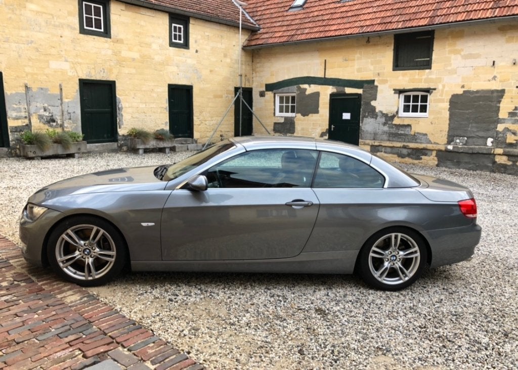 Foto 6 van BMW 3-Serie 3.0 I 330 Cabrio AUT 2008 Grijs